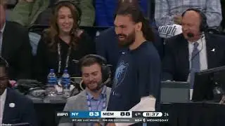 Derrick Rose says hello to Steven Adams, Steven Adams calls for a TECH