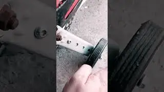 Установка боковых колеса на детский велосипед