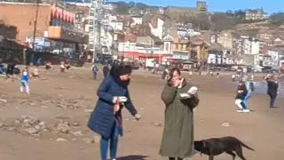 🏴󠁧󠁢󠁥󠁮󠁧󠁿 Sunny Sunday Beach Walk - South Beach, Scarborough U.K