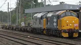 37407 'Blackpool Tower' and 37901 'Mirrlees Pioneer' working 6Z50 at Hitchin | 21/08/24