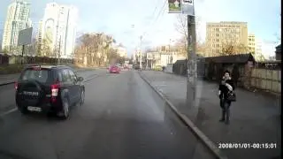 Подрезал.  Почему нужно смотреть в зеркала перед маневром?