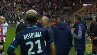 Tribünengeländer eingebrochen  Mindestens 18 Verletzte bei Stadionunfall in Frankreich