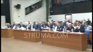 Скандално стартира драматичната сесия