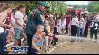 В день защиты детей юные жители посёлка Свободный в Астрахани почувствовали себя в роли спасателей
