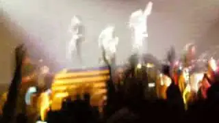 Jonas Brothers Wembley 20/11/09 ~ Intro + Paranoid HQ