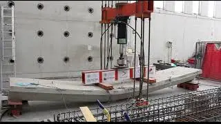 Loading and failure of a prestressed concrete bridge span
