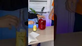 How to pour juice into a bottle 😂