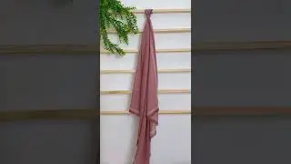 KUNTUM ni kalau pakai dengan casual set plain memang cantik. Buy Now www.arissaariana.com