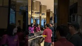 Berbagi Makanan Buat Staff Hotel Ritz Carlton Jakarta & Driver Ojol pas Birthday Trip #Shorts