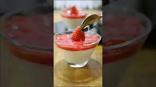 Panacota de morango