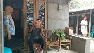 Mbantuin persiapan acara bu lik adminah