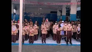 UPACARA BENDERA KLS VI B