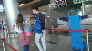 Аэропорт Внуково зона вылета и сдачи багажа.