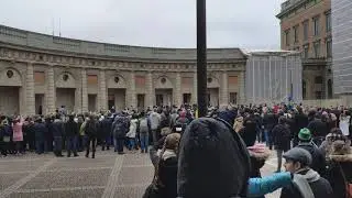 Смена караула перед королевским дворцом в Стокгольме (Швеция) | max.folkweb.net