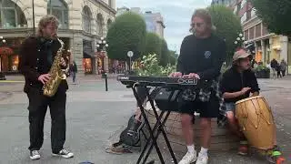 Busker bros +1