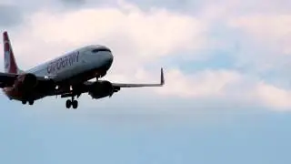 Под крылом заходящего на посадку самолёта - 2