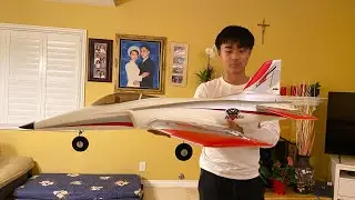Matthew lắp ráp chiếc máy bay vô tuyến mới (Matthew unboxing and assembling a new model aircraft)