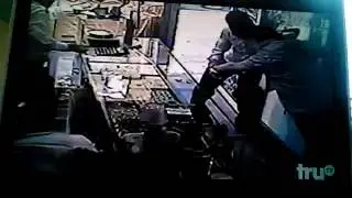security guard shot by  robber
