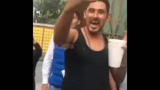 el Omar😂sigue siendo la misma MMD no MMS RECIBIDO CON LA BOSTIK EL VIAJERO después de regresar de EU