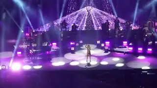 Céline Dion live at the Perth Arena in 25mins  (04/08/2018)