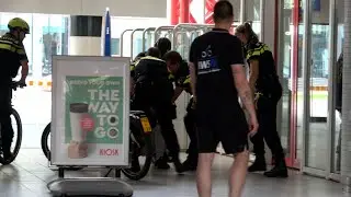 P1/AO | Aanhouding op station Lelystad na vechtpartij En Hulpdiensten met spoed naar een reanimatie!