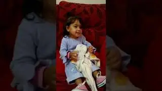 Assistindo galinha pintadinha