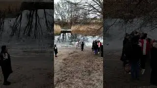Крещение Господне. Вот и девушка молодая окунулась в прорубь. 19.01.23.