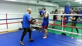 PLMT Тайский бокс - Антон Межаков работа на лапах