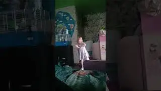 Моё доброе утро😍все давно проснулись, а мама всё спит.. дома теперь разгром, зато я выспалась😂