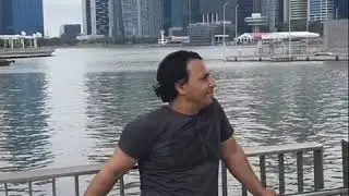DOKTOR  SİNGAPURDA