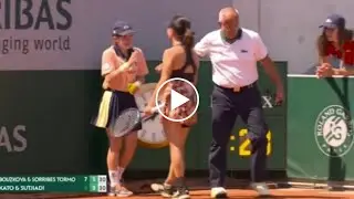 テニス 加藤未唯 危険行為 失格 瞬間! (ボールガールにボールをぶつける)