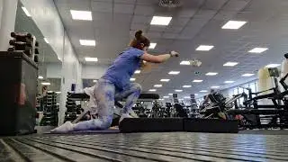Watch me training the legs, jumping from a kneeling position on a 15 & 30 cm #gym #challenge #viral