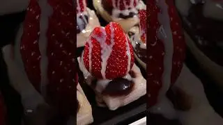Rice cake with strawberry & azuki 