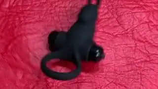 Эрекционное кольцо с вибростимуляцией клитора Pretty love