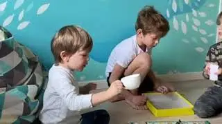 Заботливая сестрёнка!!!😂😂😂😂😂😂😂😂😂