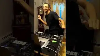 #traktorpro3 #housemusic #dancemusic #groovy #dj #djremix #ilovesoulfulhouse #soulfulhousemix
