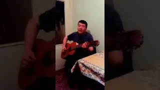 Гитараны жакшы чертет экен коргуло