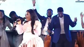 Intense worship with Sunmisola Agbebi Live in Accra, Ghana || The Gathering of Believers 2023