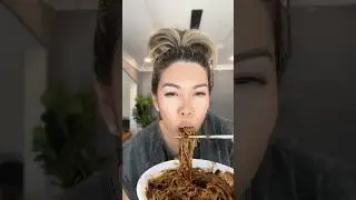 I tried the black noodles from Hmart!! #productreview
