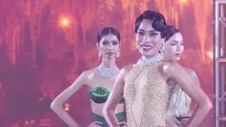 Crown Moment