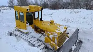 Т170 чистит снег!