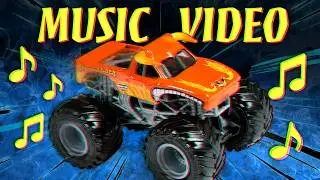 El Toro Loco Fan Music Video 🐂🎶 | Monster Jam Trucks Song #2