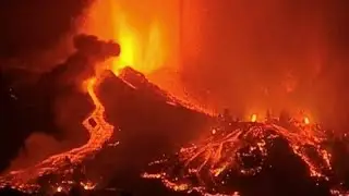 Санторини: власти закрыли школы, направили спасателей с ищейками, страна замерла ив ожидании цунами