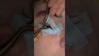 Eyelash extensions in the outer corners.❤️