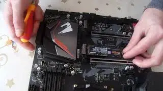 Установка 250 ГБ SSD M.2 накопитель Samsung.