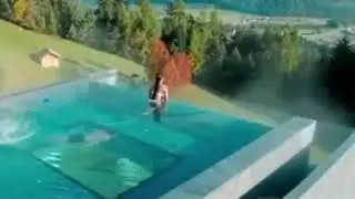Бассейн в Альпах. Невероятно красивый вид
