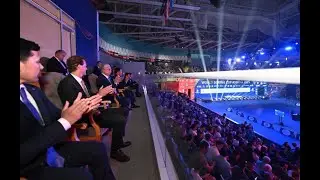 Президент Казахстана посетил финальные бои Кубка мира по боксу в Астане