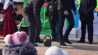 силачи