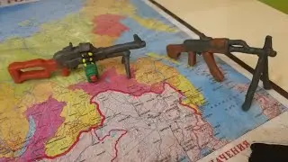 2 пулемёта Калашникова из пластилина