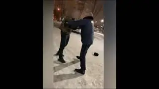 Ударил полицейского по лицу!